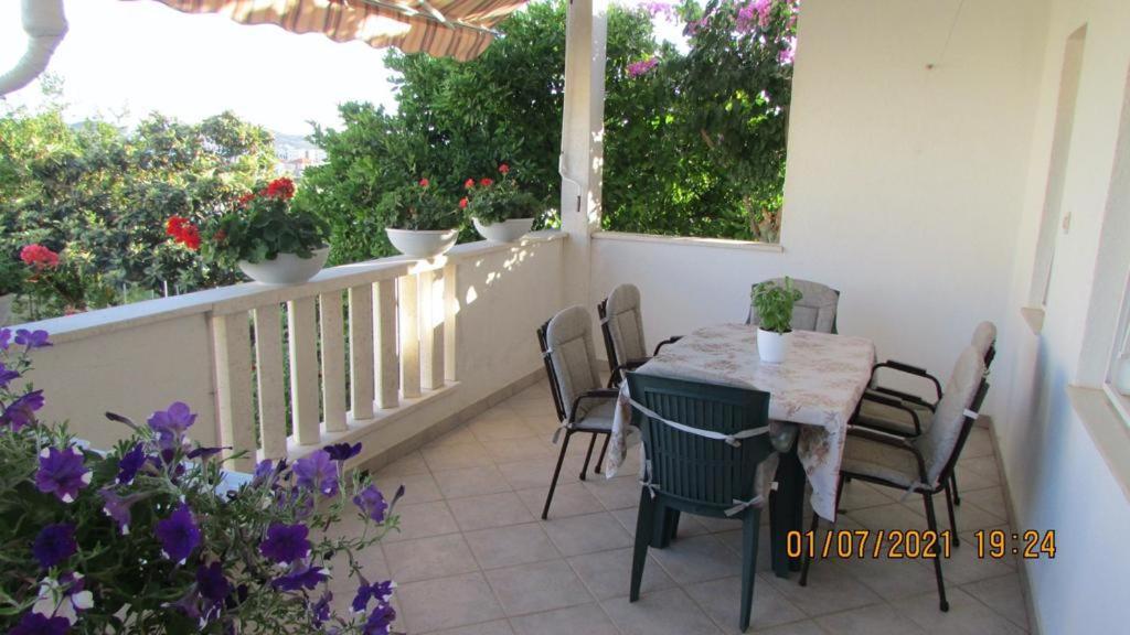 Apartment Tomy Trogir Ngoại thất bức ảnh