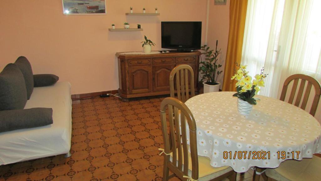 Apartment Tomy Trogir Ngoại thất bức ảnh